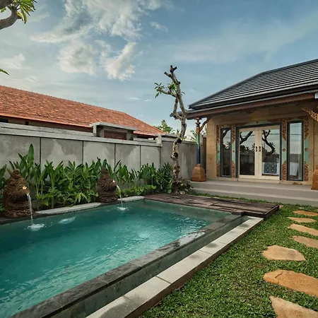 Tugeh Ubud Antique Villa
