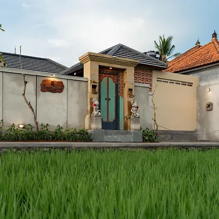 Tugeh Ubud Antique Villa